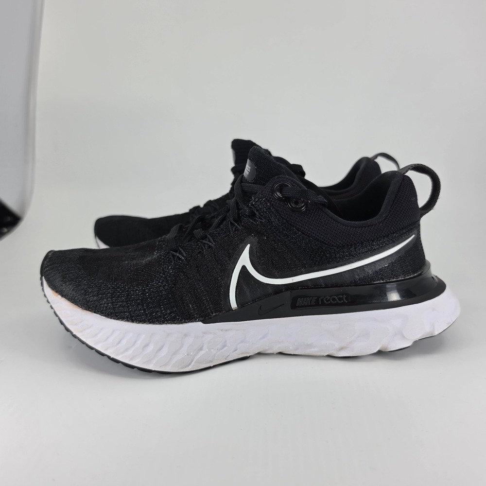 Nike Running Shoe Womens Size 5 Black White Infinity Run Flyknit CT2423-002